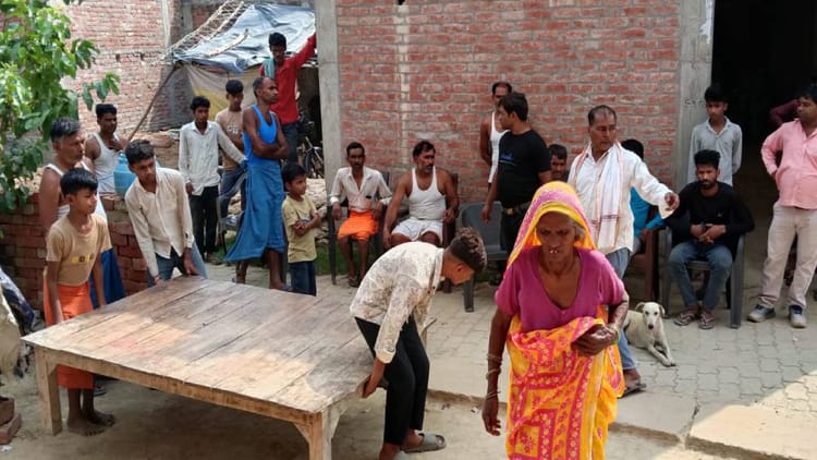 Barabanki News:तीन मौतों से शादी की सालगिरह की खुशियां मातम में बदलीं, ट्रैक्टर ट्रॉली की चपेट में आई थी बाइक – Wedding Anniversary Celebrations Turn Into Mourning After Three Deaths In Barabanki Accident