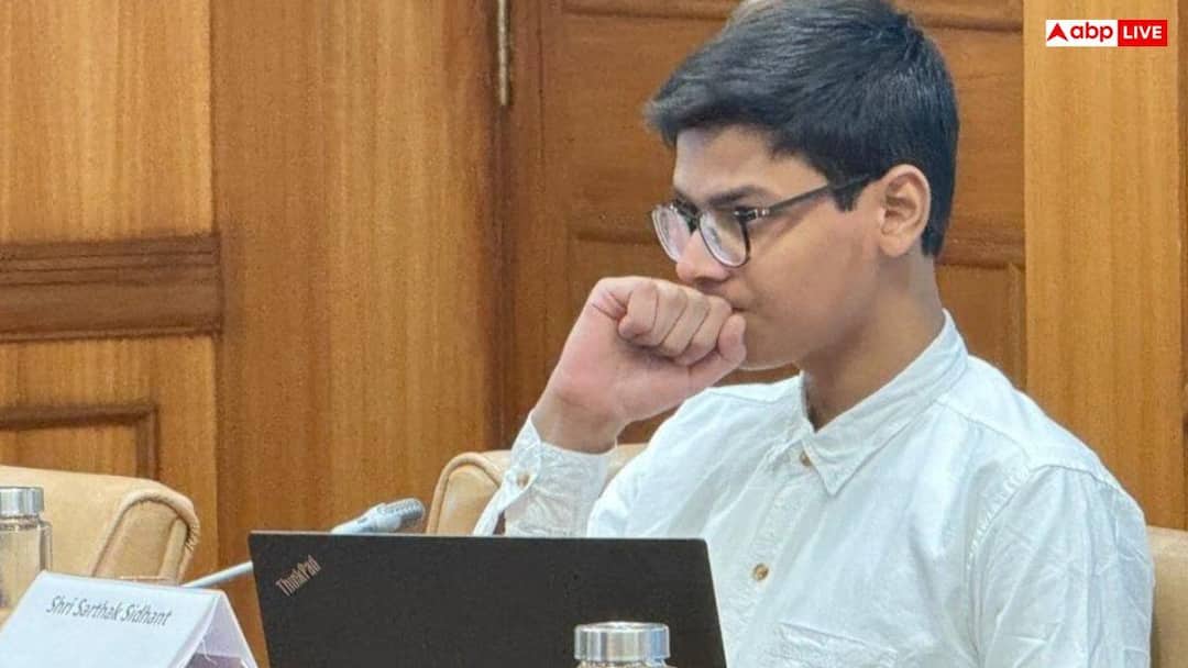 CBSE की पोल खोलने वाले 12वीं के स्टूडेंट सार्थक सिद्धांत ने लॉन्च किया पोर्टल, 1.66 करोड़ सरकारी रिकॉर्ड किए सार्वजनिक