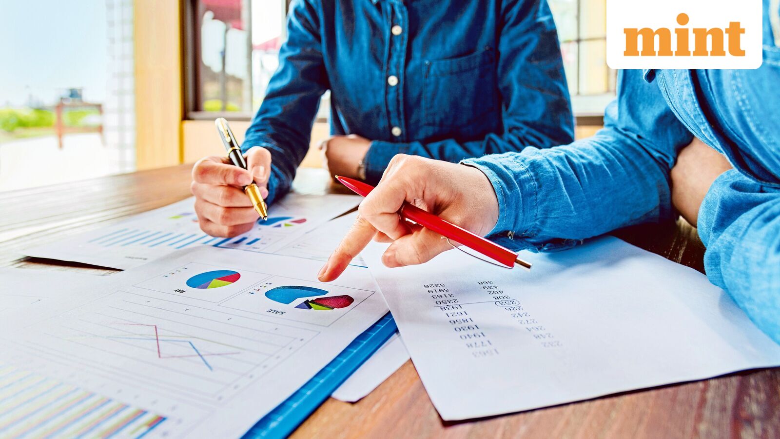 Financial stress management explained: 5 practical ways to reduce money anxiety and improve financial control