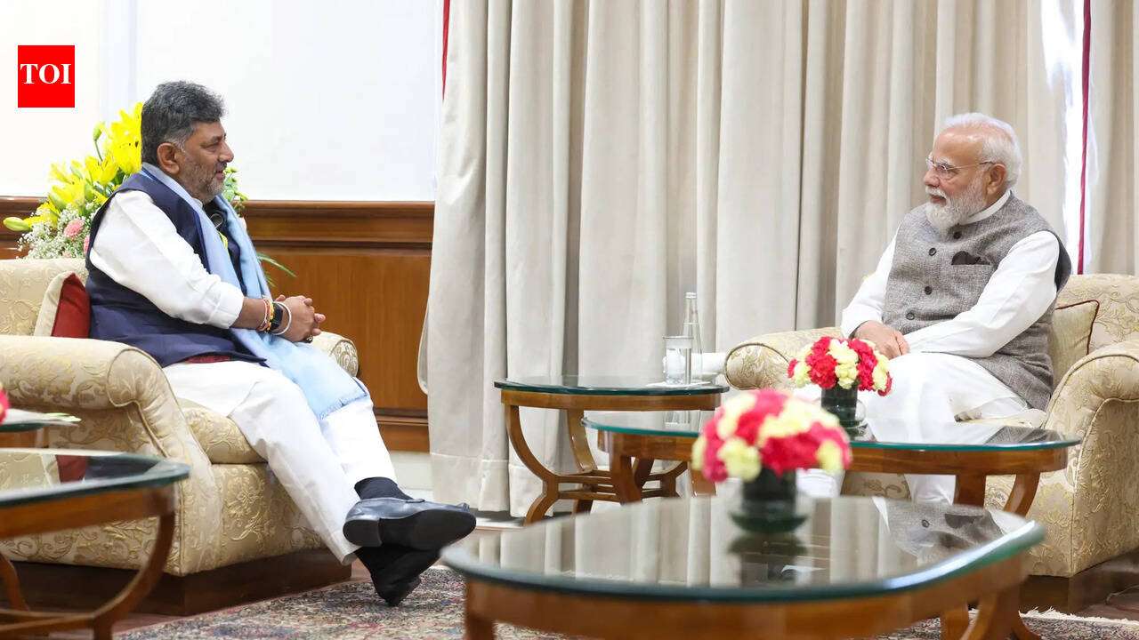 Historic 100% attendance at Niti meet, DKS breaks Karnataka boycott | India News