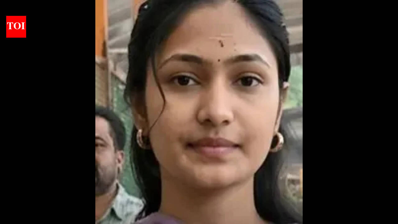 Indian student fights for life in Chicago after 25-ft fall at subway station, family seeks help