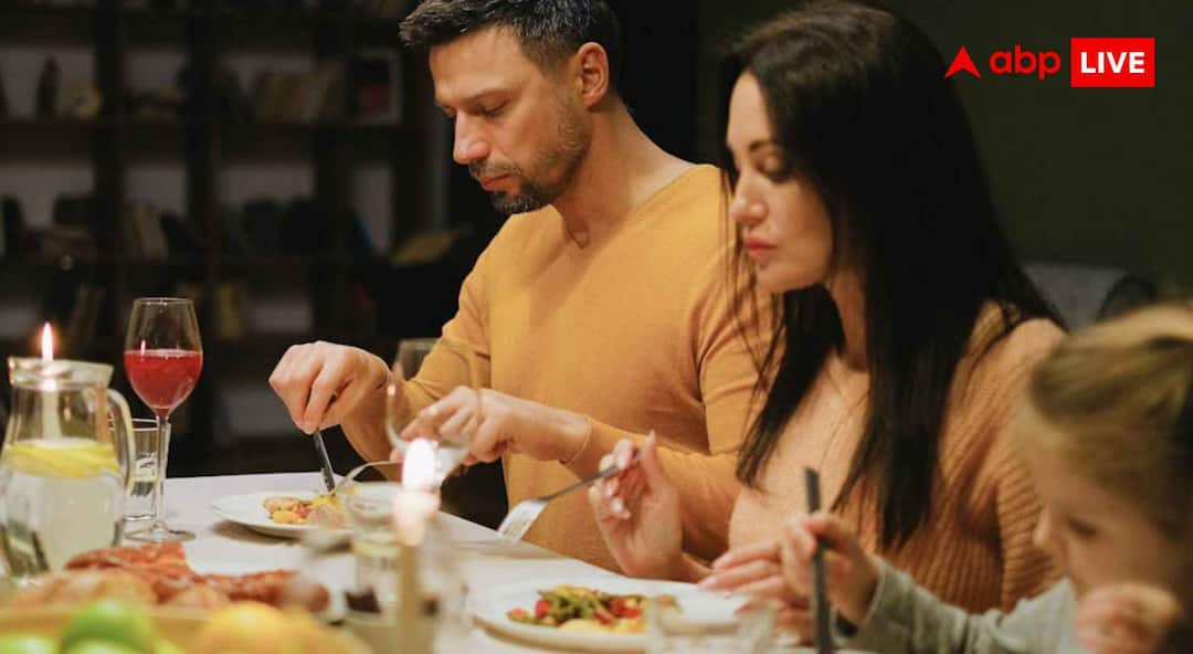 Late Night Eating Heart Health Side Effects: रात 9 बजे के बाद खाते हैं खाना, दिल को हो सकता है बड़ा नुकसान
