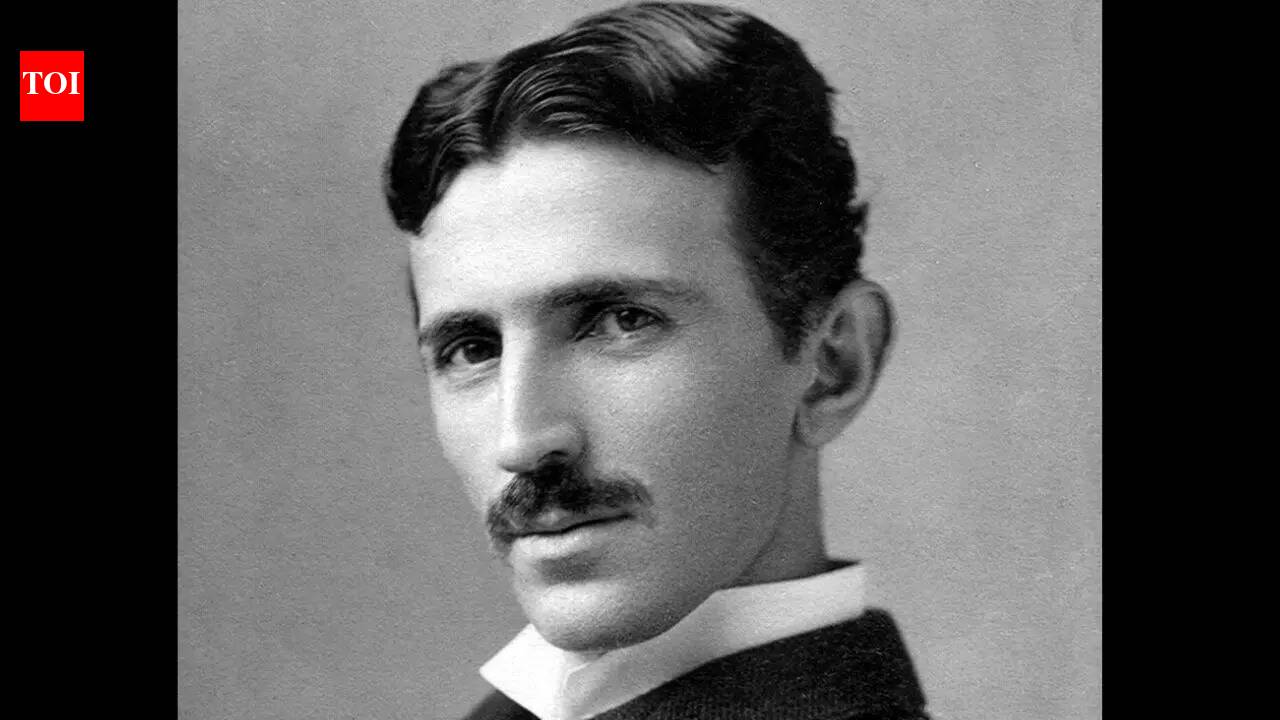 Quote of the day by Nikola Tesla: “If your hate could be turned into electricity, it would light up the whole world.” |