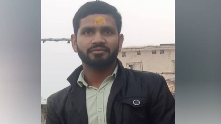 Sitapur News:बाइकों की आमने-सामने भिड़ंत, दो युवकों की मौत; तीसरे की हालत गंभीर – Head-on Collision Between Two Motorcycles In Sitapur Two Youths Died Third In Critical Condition