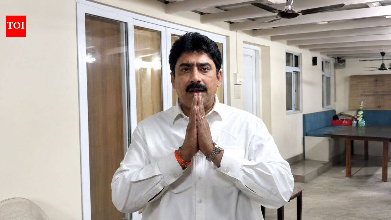 ‘Situation escalated’: Hours after threatening journalists, Shiv Sena MP Sanjay Dina Patil apologises | India News