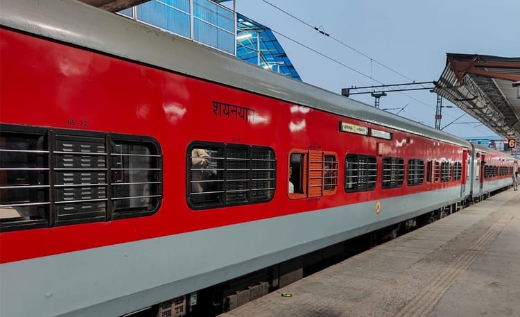 Up:34 ट्रेनों में लगेंगी स्लीपर-एसी की अतिरिक्त बोगियां, 22 ट्रेनें बदले रूट से चलेंगी; 68 के बदले प्लेटफॉर्म – 34 Trains To Get Additional Sleeper And Ac Coaches 22 Trains To Run On Diverted Route Platforms Changed Of 68