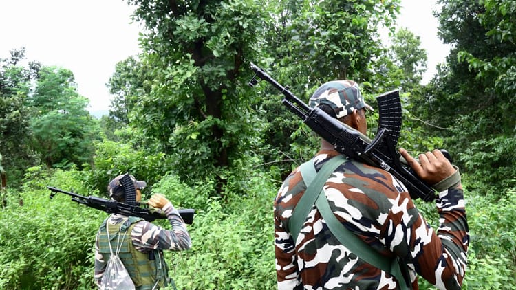 Up:राजधानी में सनसनीखेज वारदात, Crpf के सिपाही ने दो युवकों का सरकारी बोलेरो में किया अपहरण; छीने पांच लाख – Up: Sensational Incident In The Capital; Crpf Constable Abducts Two Youths In A Government Bolero And Snatches