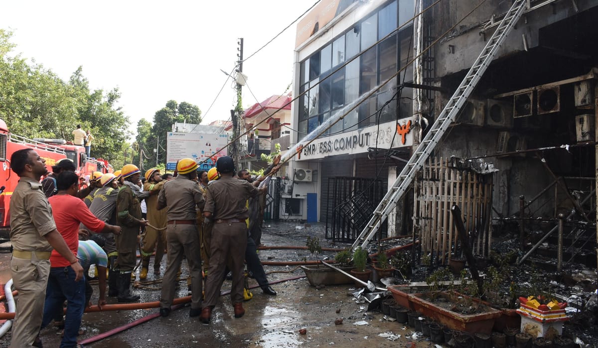 Up:लखनऊ अग्निकांड में बड़ी कार्रवाई, मेडा के अधिशासी अभियंता अनिल कुमार निलंबित, वेतन पर भी लगी रोक – Up: Major Action Taken Following The Lucknow Fire Incident; Meda Executive Engineer Anil Kumar Suspended, And