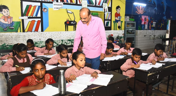 यूपी:क्या प्राथमिक शिक्षकों को मिलेगी गृह जिले में तैनाती, सीएम योगी से दखल देने की मांग; इन्हें मिलेगा अवसर? – Up: Will Primary Teachers Be Posted In Their Home Districts? Cm Yogi Urged To Intervene