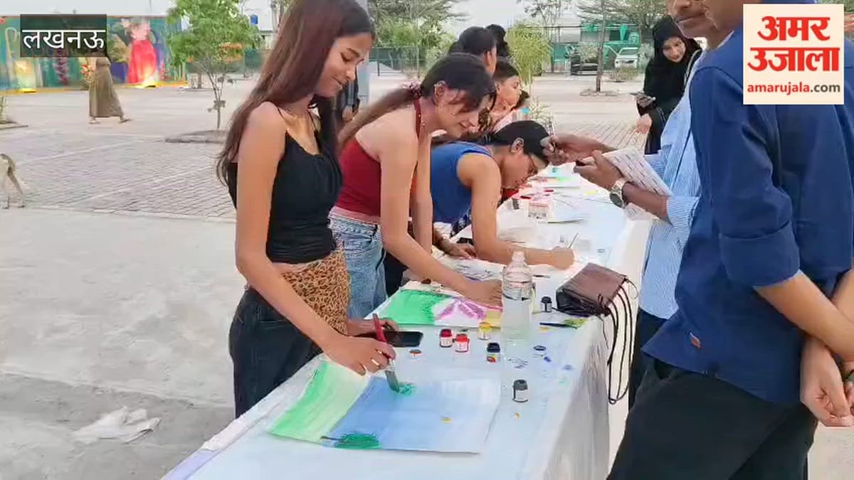 लखनऊ में रिवर फ्रंट आर्ट प्रोजेक्ट पर बच्चों ने बनाई ड्रॉइंग