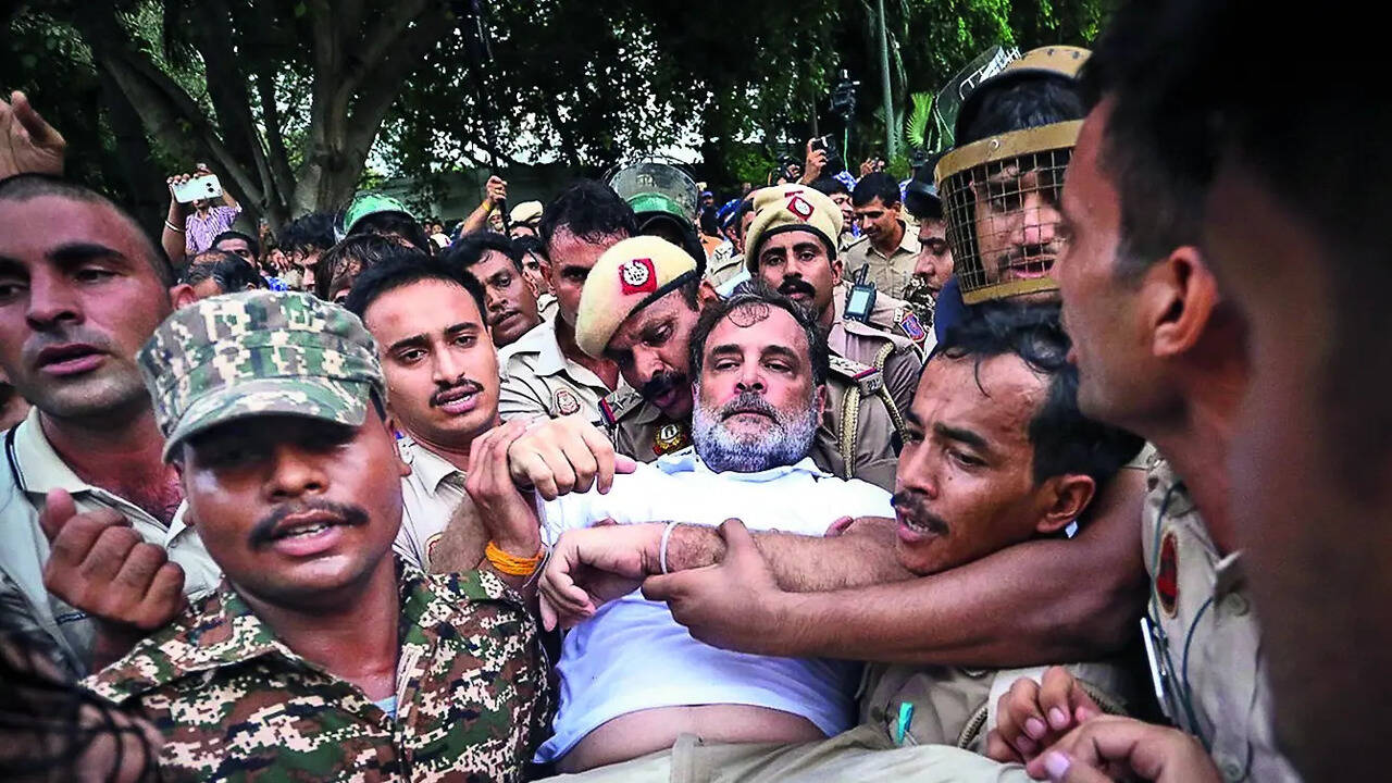 CJP back at Jantar Mantar, cops break Congress protest at PM house | India News