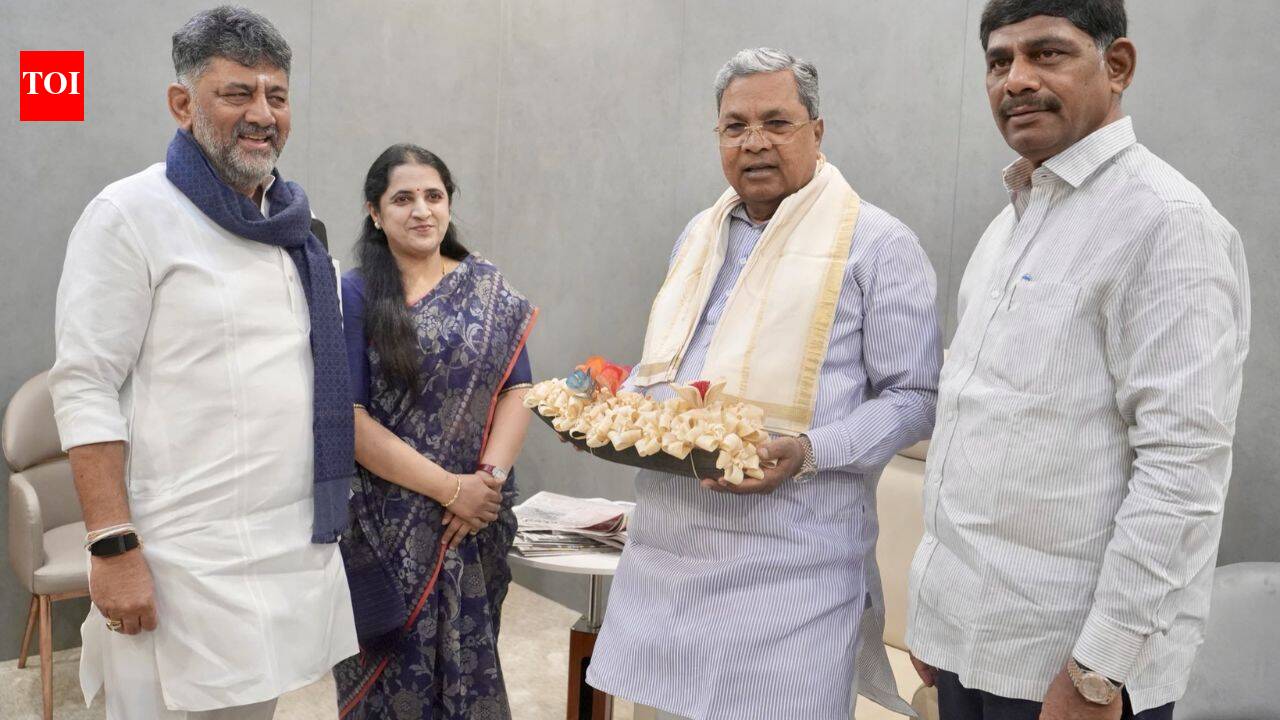 DK Shivakumar meets Siddaramaiah as he completes one month as Karnataka CM | India News