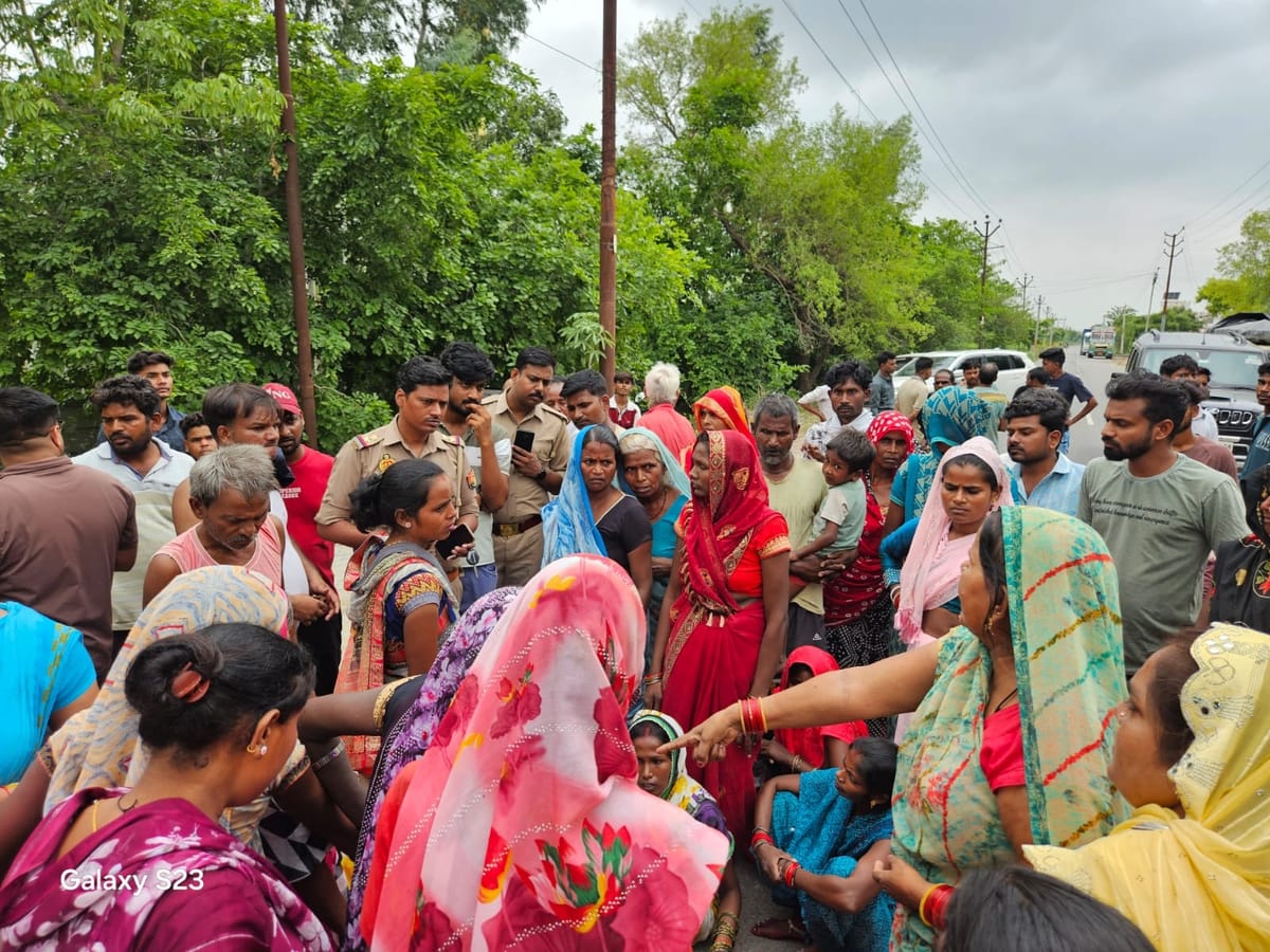 Lucknow News: पिटाई से घायल श्रमिक की मौत, शव रखकर प्रदर्शन