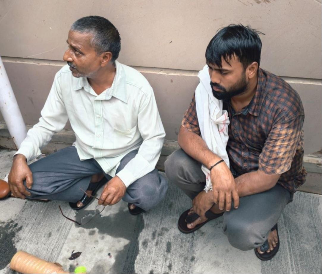 Lucknow News: लोकभवन के बाहर आत्मदाह का प्रयास