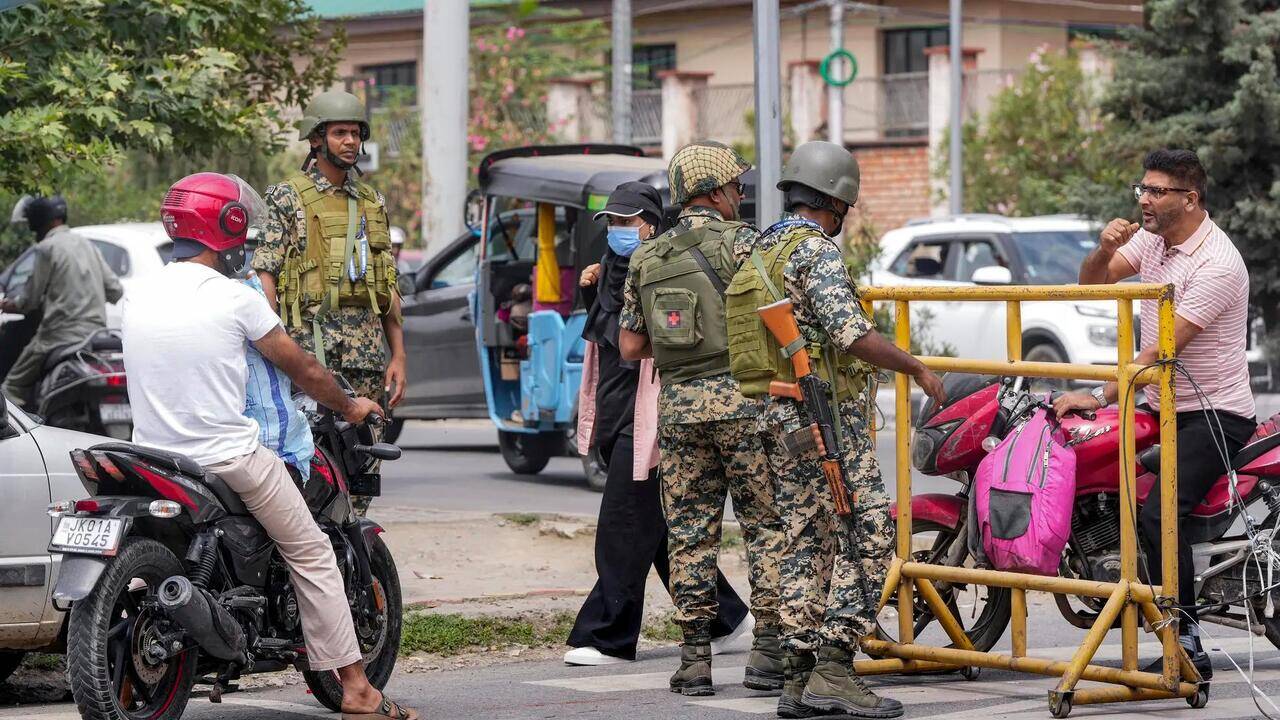 School holiday extended in Kashmir, Amarnath yatra suspended as Met forecasts downpour | India News