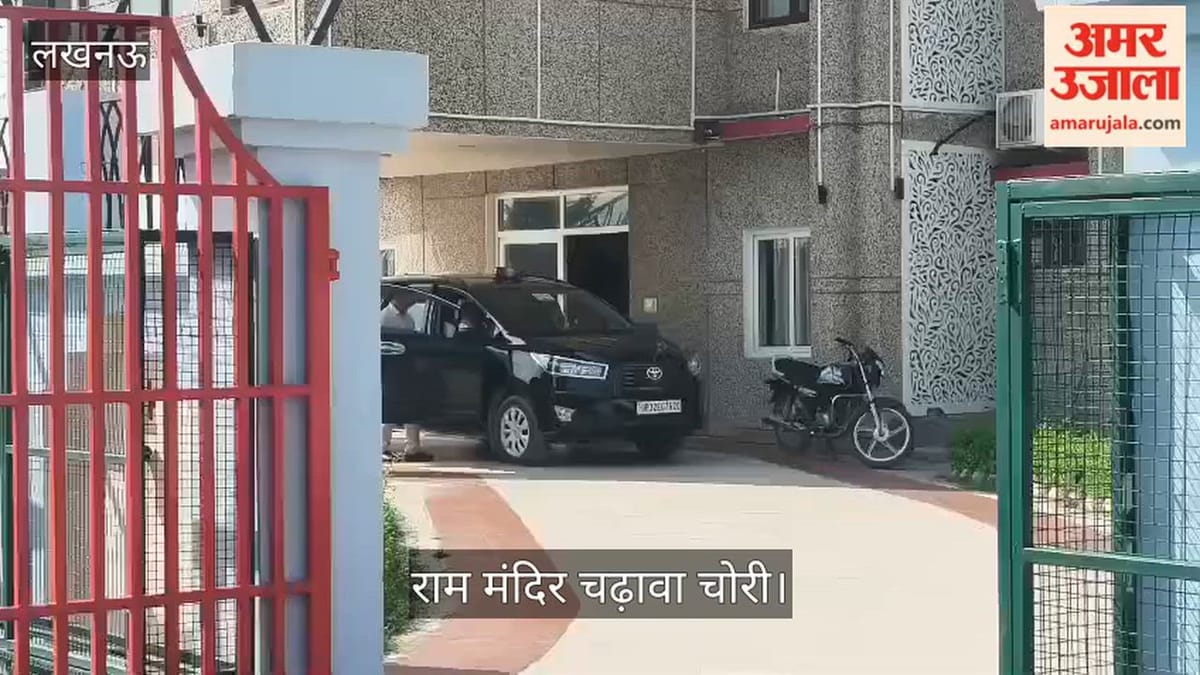 Sit की टीम गेस्ट हाउस से राम जन्मभूमि परिसर के लिए रवाना