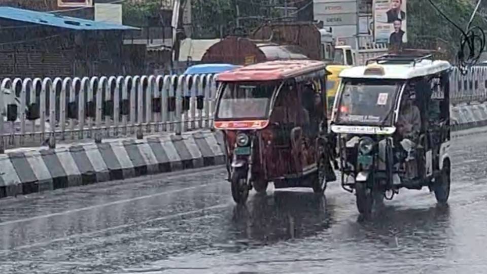 Up Weather News:सुबह-सुबह लखनऊ के कई इलाकों में बारिश, कल से पांच दिन प्रदेशभर में झमाझम बरसात का अलर्ट – Rain In Several Areas Of Lucknow Alert Issued For Heavy Rainfall Across Up For Five Days Starting Tomorrow