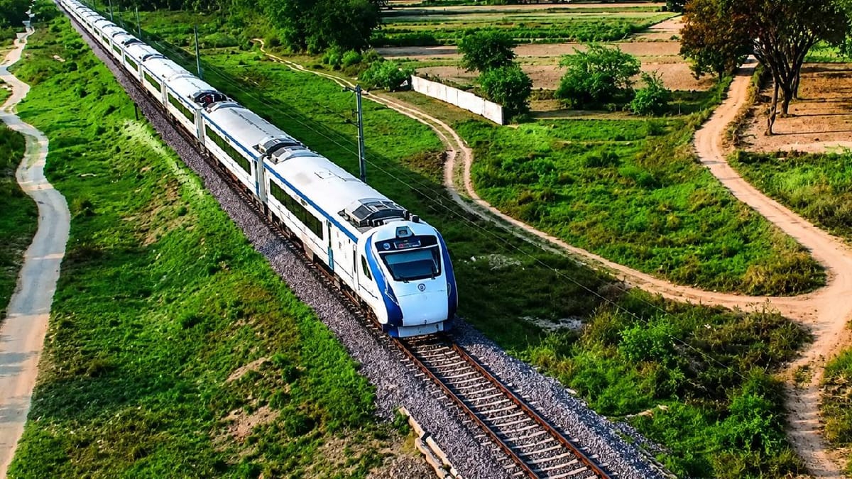 Up:रेलवे का चौंकाने वाला खुलासा, 550 बार ट्रैक और ट्रेनों को बनाया निशाना, Grp ने 250 जगहों पर बढ़ाई निगरानी – Up Shocking Revelation By Railways Tracks And Trains Targeted Grp Steps Up Surveillance At 250 Loc