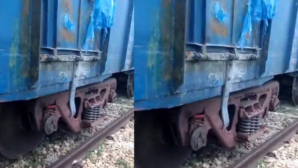 Up:लखनऊ-वाराणसी रेलखंड पर मालगाड़ी के सात वैगन पटरी से उतरे, पाकिस्तानी कॉल का शक, बहराइच से आया यात्री पकड़ा – Seven Wagons Of Goods Train Derailed At Sindurva On Lucknow-varanasi Rail Section Main Track Remains Safe