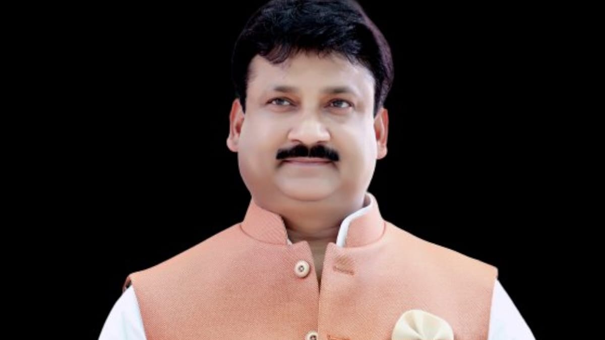 Up:सियासी रसूख से पूर्व विधायक ने की बेशुमार कमाई, सहयोगियों व रिश्तेदारों के नाम पर खरीदीं बेनामी संपत्तियां – Up: Former Mla Amassed Immense Illegal Wealth Using Political Clout.