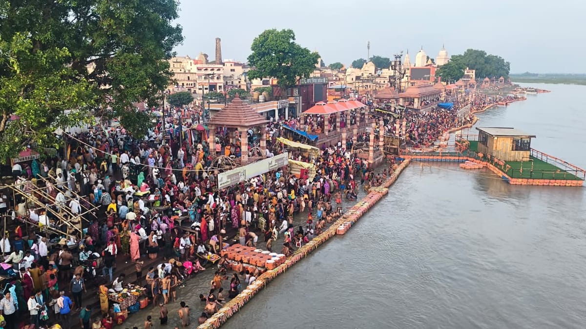 यूपी:गुरु पूर्णिमा आज, अयोध्या में सरयू स्नान के लिए उमड़ी भक्तों की भीड़; कई लाख लोग कर सकते हैं स्नान – Up: Guru Purnima Today, Devotees Throng Ayodhya For A Dip In The Saryu River