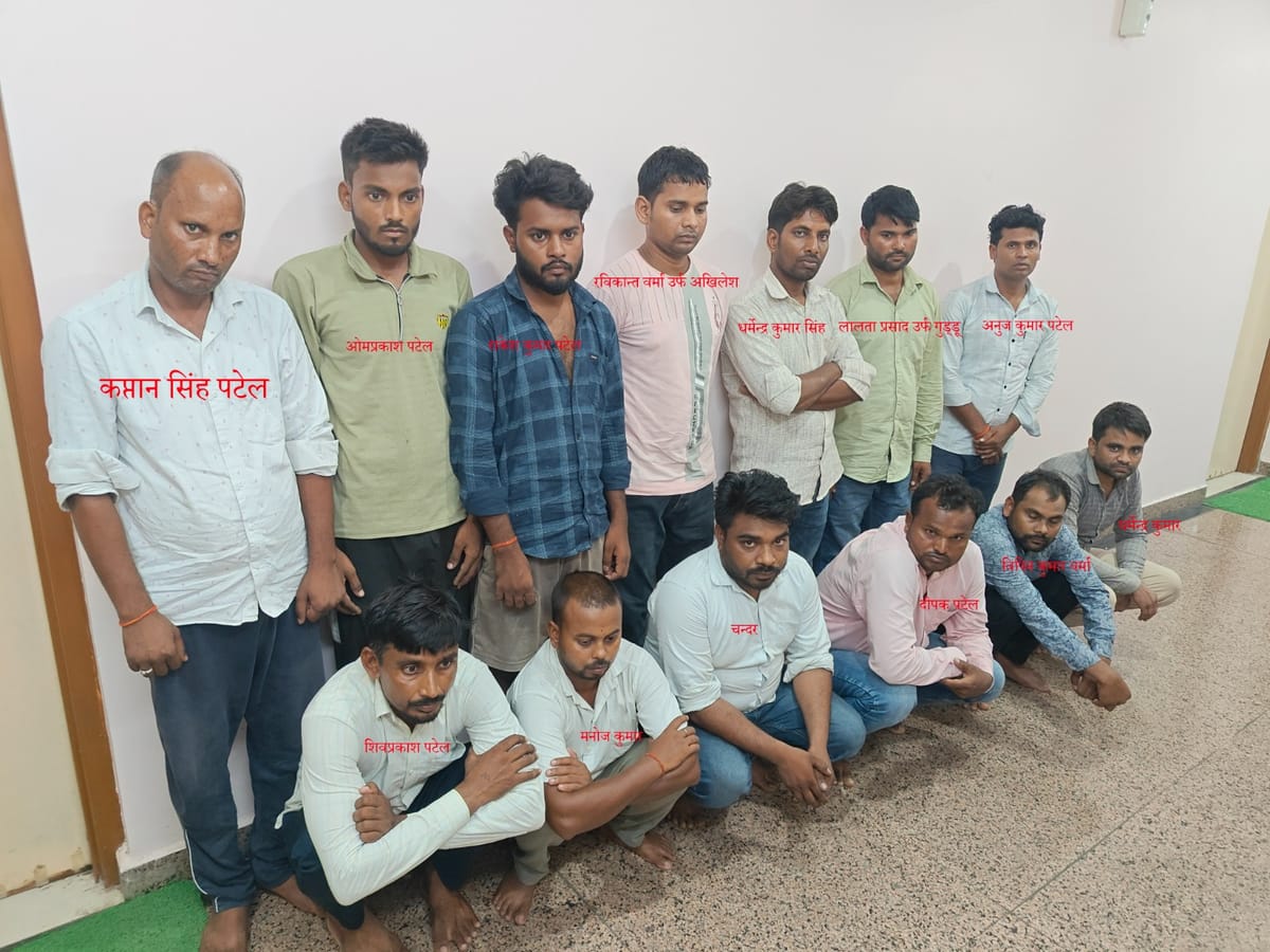 यूपी:प्रदेश में हाईटेक नकल गैंग का भंडाफोड़, माइक्रो डिवाइस से परीक्षा में पहुंच रहे थे जवाब; 13 गिरफ्तार – Up: High-tech Cheating Gang Busted In The State, Answers Were Being Transmitted To The Exam Through Micro Devi