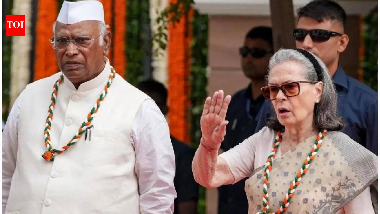 Bankim Chandra descendant writes to Sonia Gandhi over Vande Mataram ‘insult’