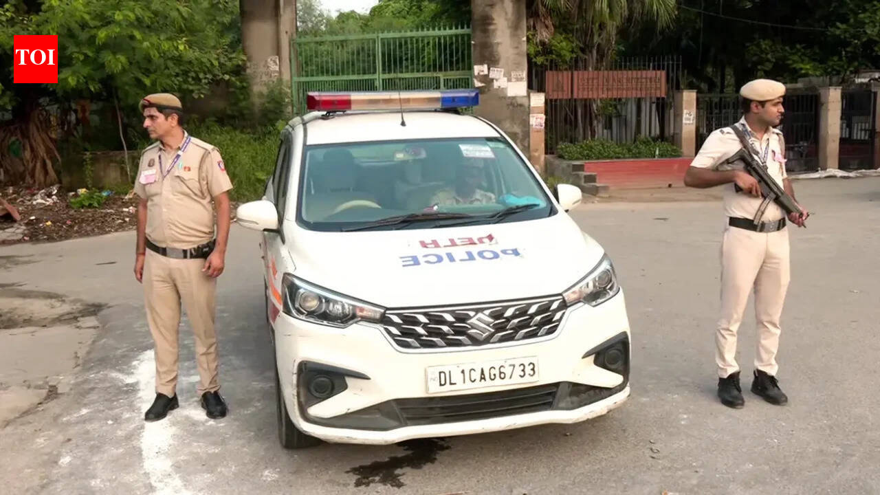 Delhi Police bust Pakistan-backed espionage network, couple arrested on spying charges | India News