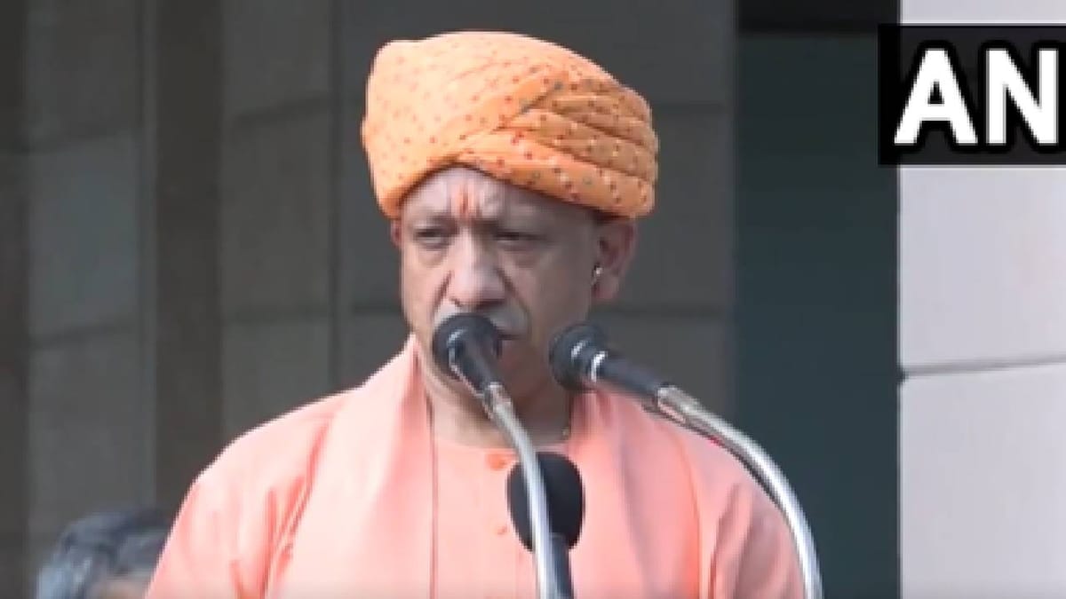 Independence Day:विधानभवन में सीएम योगी ने फहराया झंडा, बोले- देश को बांटने वाली ताकतों से सतर्क रहना होगा – Independence Day: Cm Yogi Hoists The Flag At The Vidhan Bhavan; Says We Must Remain Vigilant Against Forces Tr