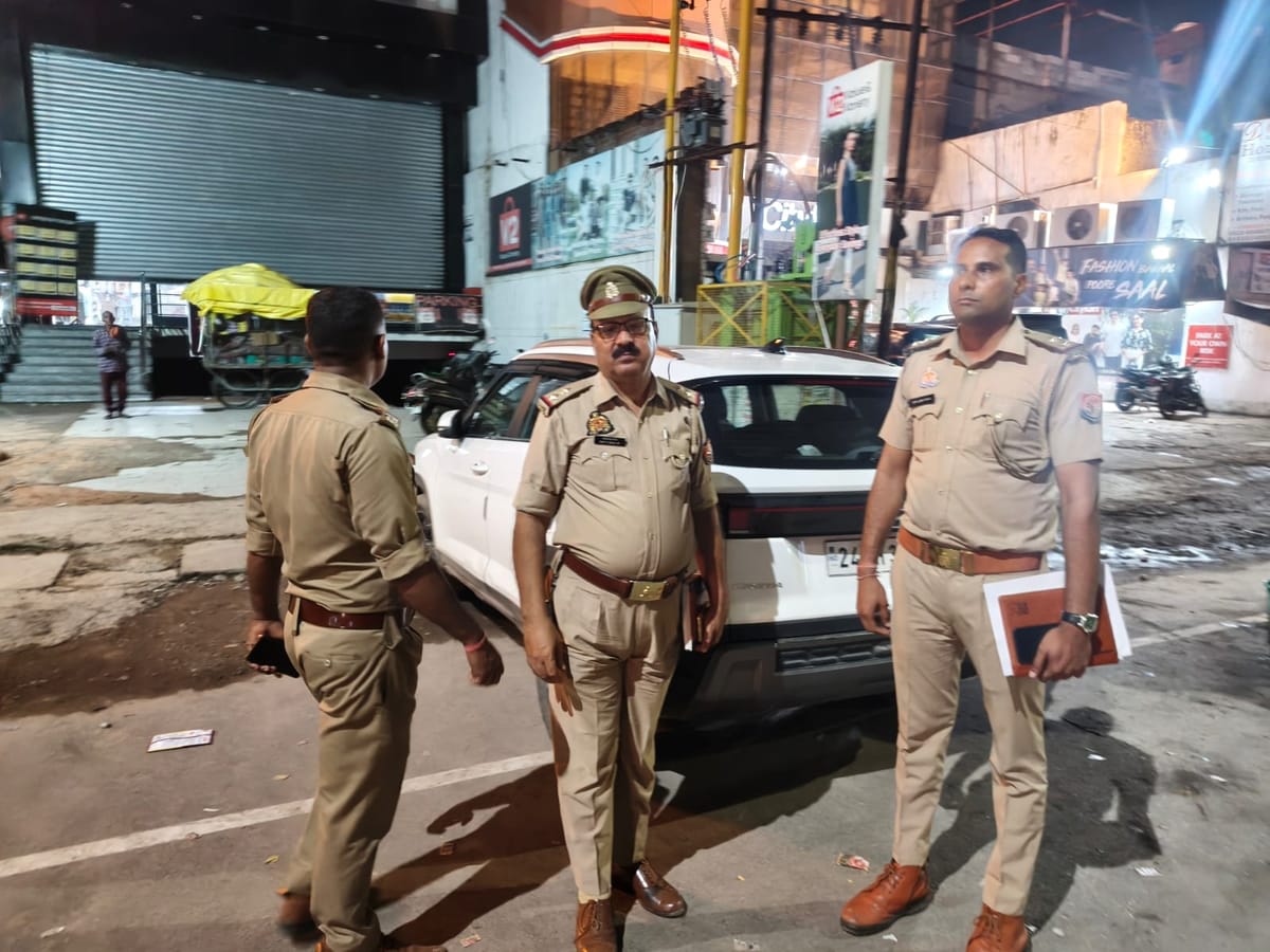 Lucknow News: महिला बैंक मैनेजर के चेहरे पर फेंका केमिकल, आंख में चोट