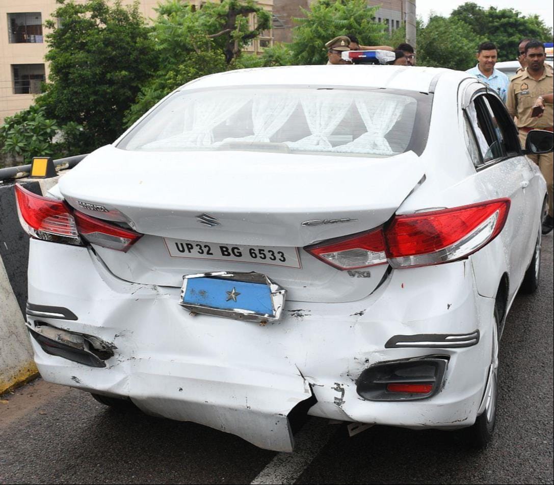 Lucknow News:डीआईजी के सरकारी वाहन से टकराई कार – Car Collides With Dig’s Official Vehicle