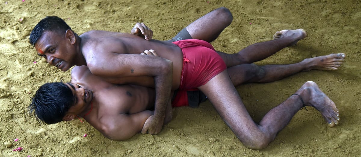 Lucknow News:नाग पंचमी पर फिर दिखे कुश्ती के पारंपरिक रंग – Traditional Wrestling Spirit Witnessed Once Again On Nag Panchami