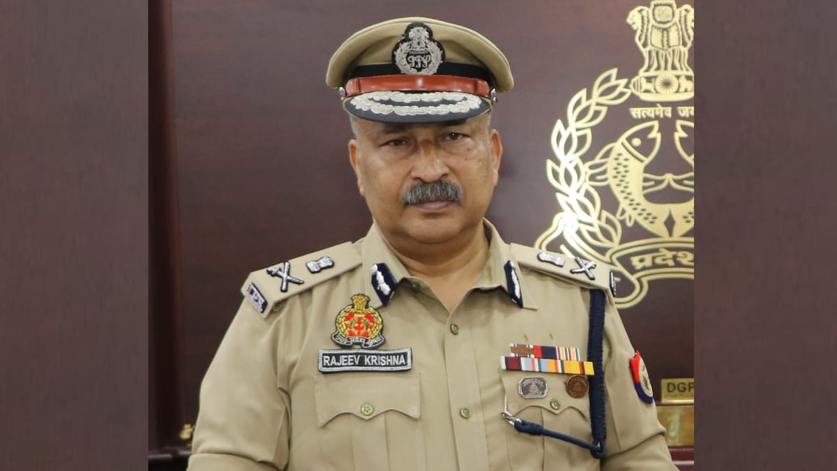 Up Police:पुलिस विभाग में देर रात बड़े स्तर पर तबादले, गोंडा-सुल्तानपुर सहित सात जिलों के बदले गए कप्तान – Up: Major Late-night Transfers In The Police Department, Nine Ips Officers, Including The Captains Of Seven Di