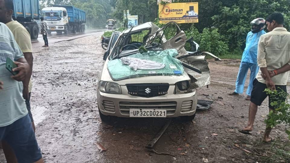 बाराबंकी:डंपर ने कार को मारी टक्कर, लखनऊ के चार लोगों की मौत; बच्ची की हालत गंभीर – Dumper Hits Car In Barabanki Four People From Lucknow Died Girl In Critical Condition