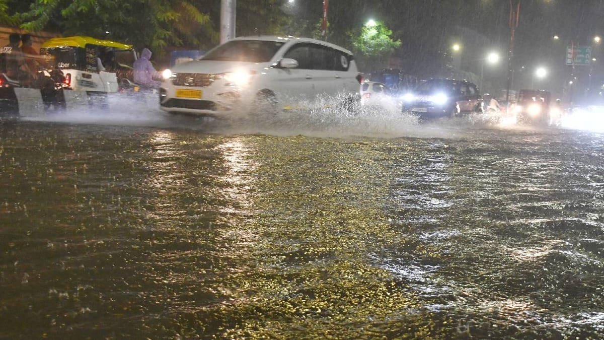 यूपी:राजधानी में तीन घंटे लगातार बारिश, घरों-दुकानों में घुसा पानी, मौसम विभाग का अनुमान- चार दिन होगी बरसात – Up: Three Hours Of Continuous Rain In The Capital; Water Enters Homes And Shops; Meteorological Department For