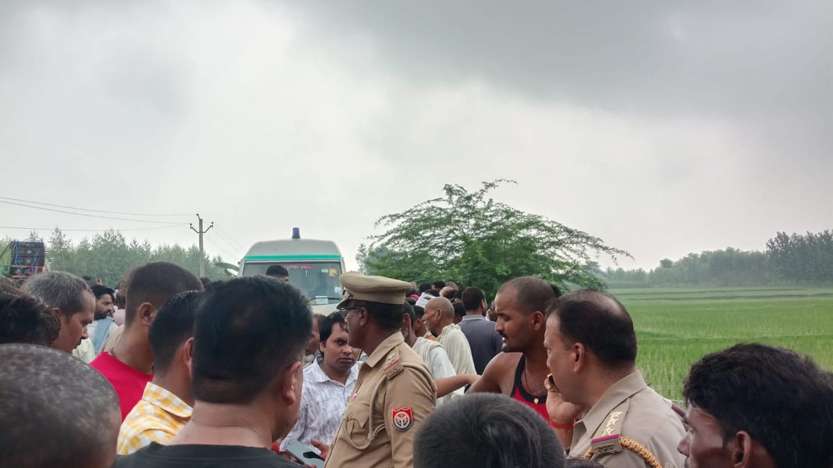 सीतापुर:कांवड़ ले जा रहे कांवड़िए आए हाईटेंशन लाइन की चपेट में, दो की दर्दनाक मौत; तीन गंभीर रूप से झुलसे – Sitapur: Kanwariyas Carrying Kanwar Came In Contact With A High-tension Line, Two Died Tragically; Three Were