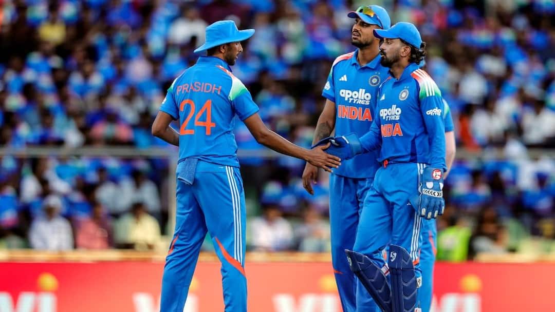WI के खिलाफ तीसरे वनडे से पहले संकट में टीम इंडिया, स्टार गेंदबाज हुआ बाहर